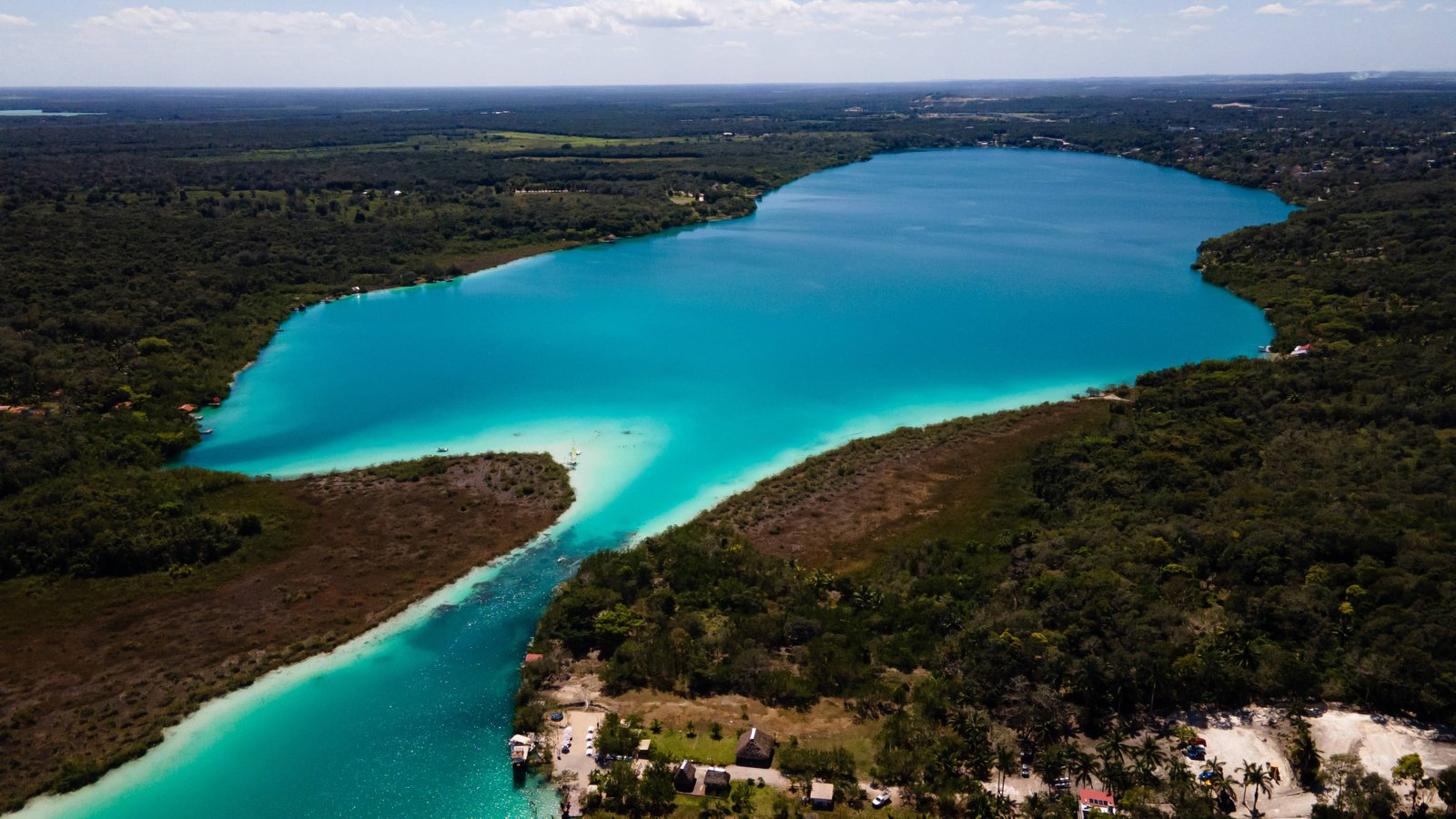 Hakuna Sailing Bacalar Cenote